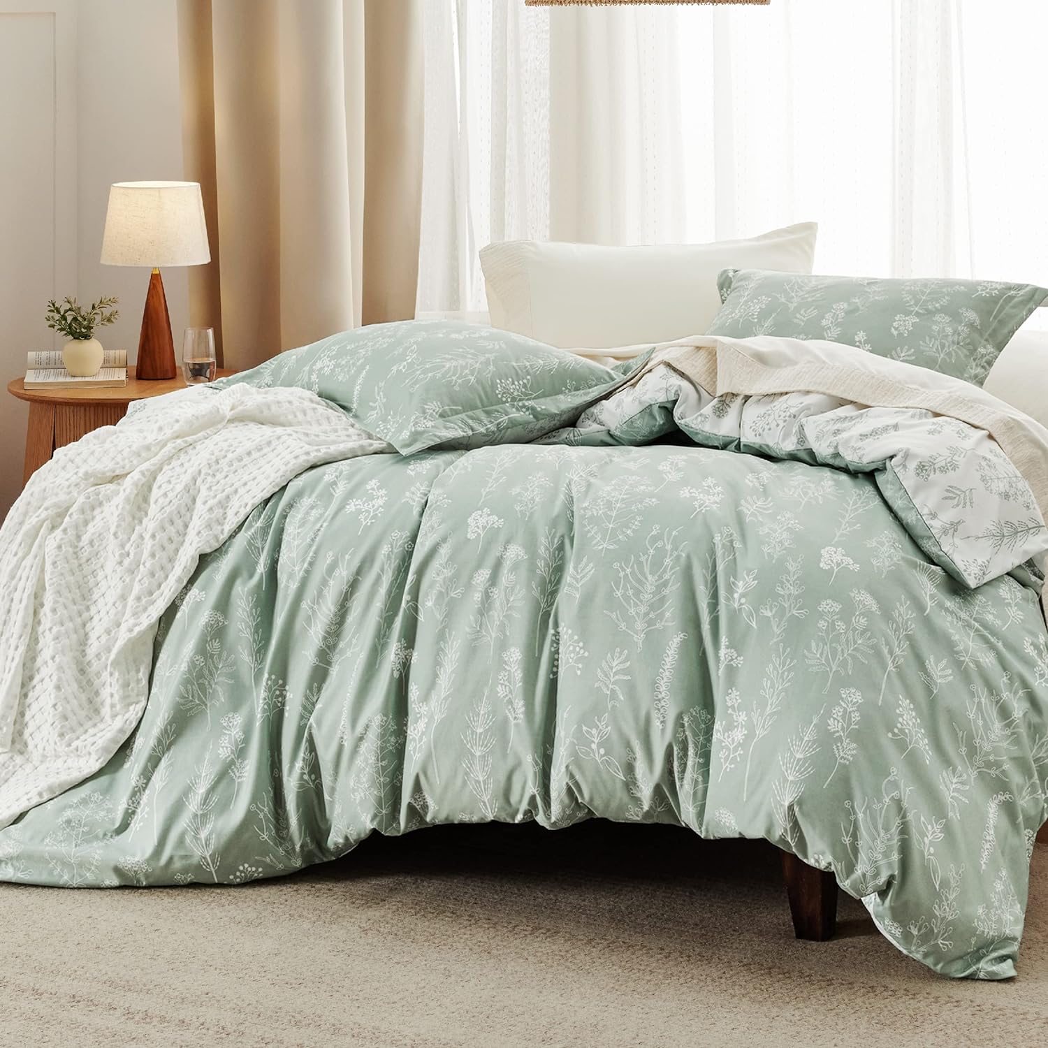 Queen Comforter Set - Sage Green Comforter, Cute Floral Bedding Comforter Sets, 3 Pieces, 1 Soft Reversible Botanical Flowers Comforter and 2 Pillow Shams